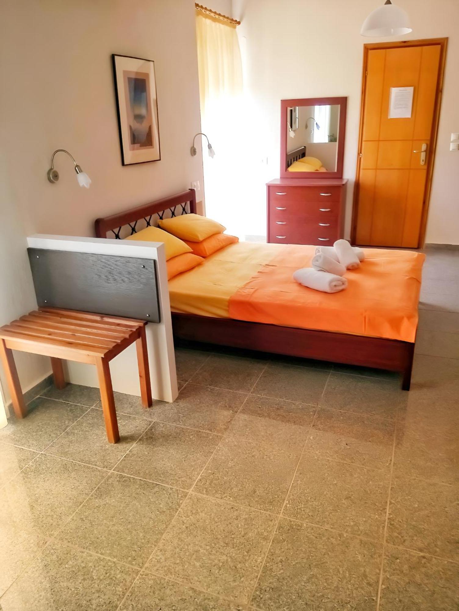 Nikos Apartments ออร์โมส ปานากีอาส ภายนอก รูปภาพ
