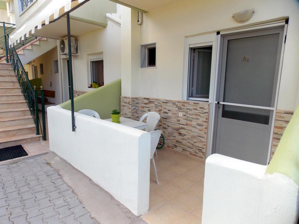 Nikos Apartments ออร์โมส ปานากีอาส ภายนอก รูปภาพ